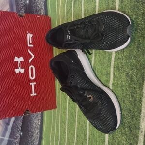 Under ARMOUR NWT HOVR Sonic 4 Shoes Size 7